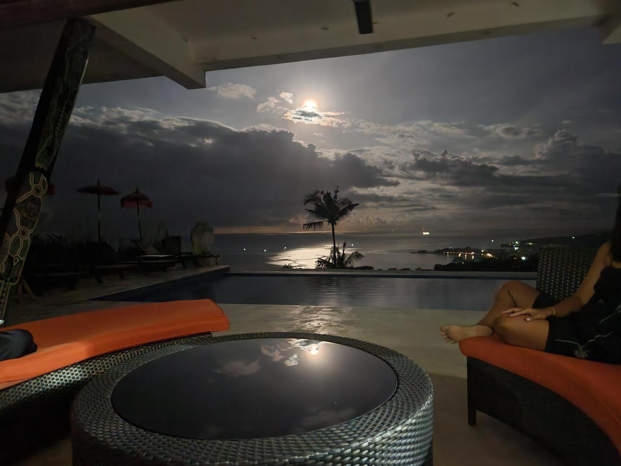 Villa Umbrella Lombok Senggigi Exterior foto