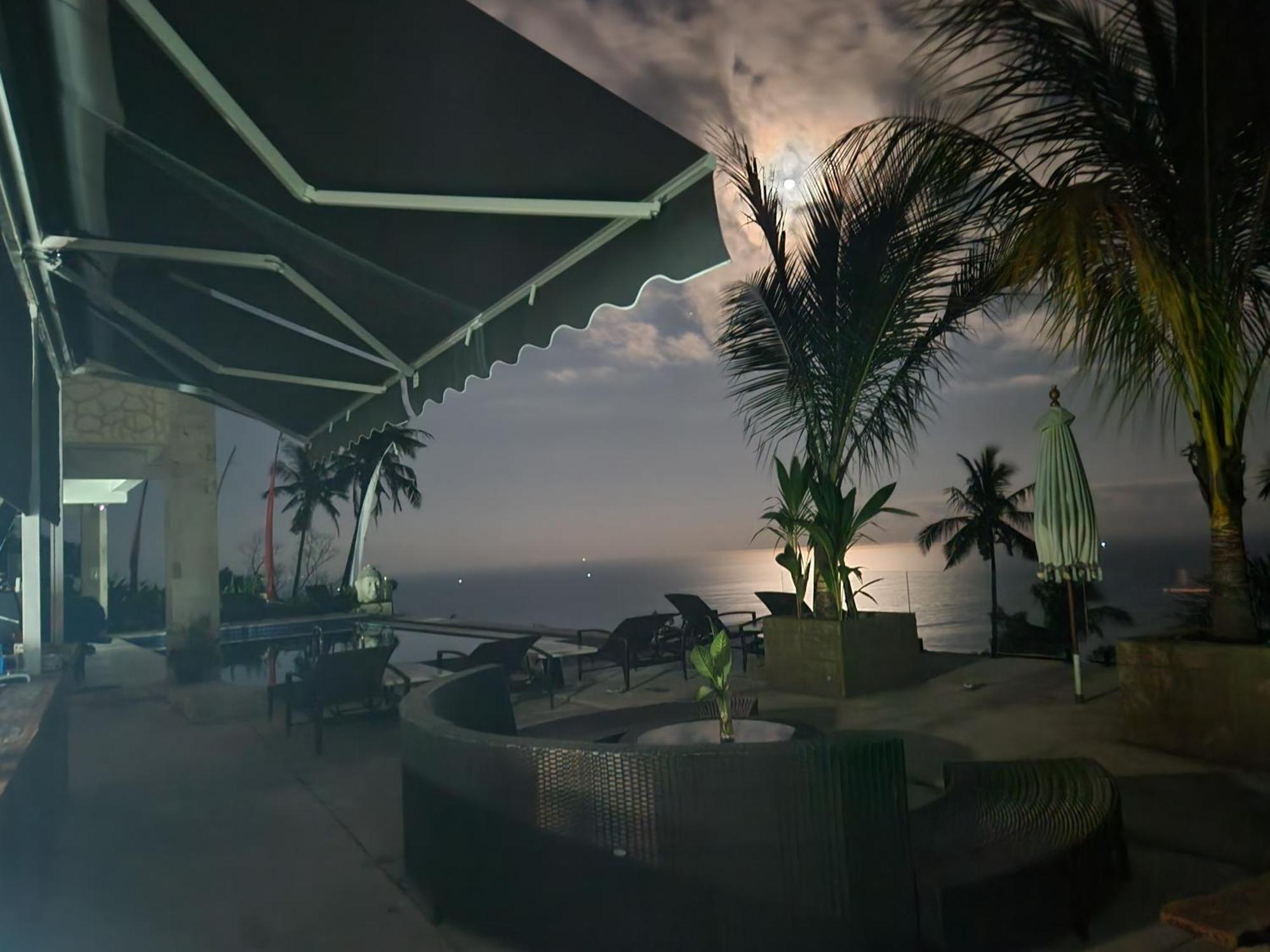 Villa Umbrella Lombok Senggigi Exterior foto